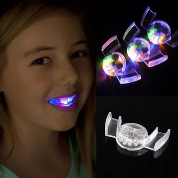 Glow зъб смешно LED светлина деца деца осветление играчки мига флаш скоба уста охрана парче блясък парти доставки